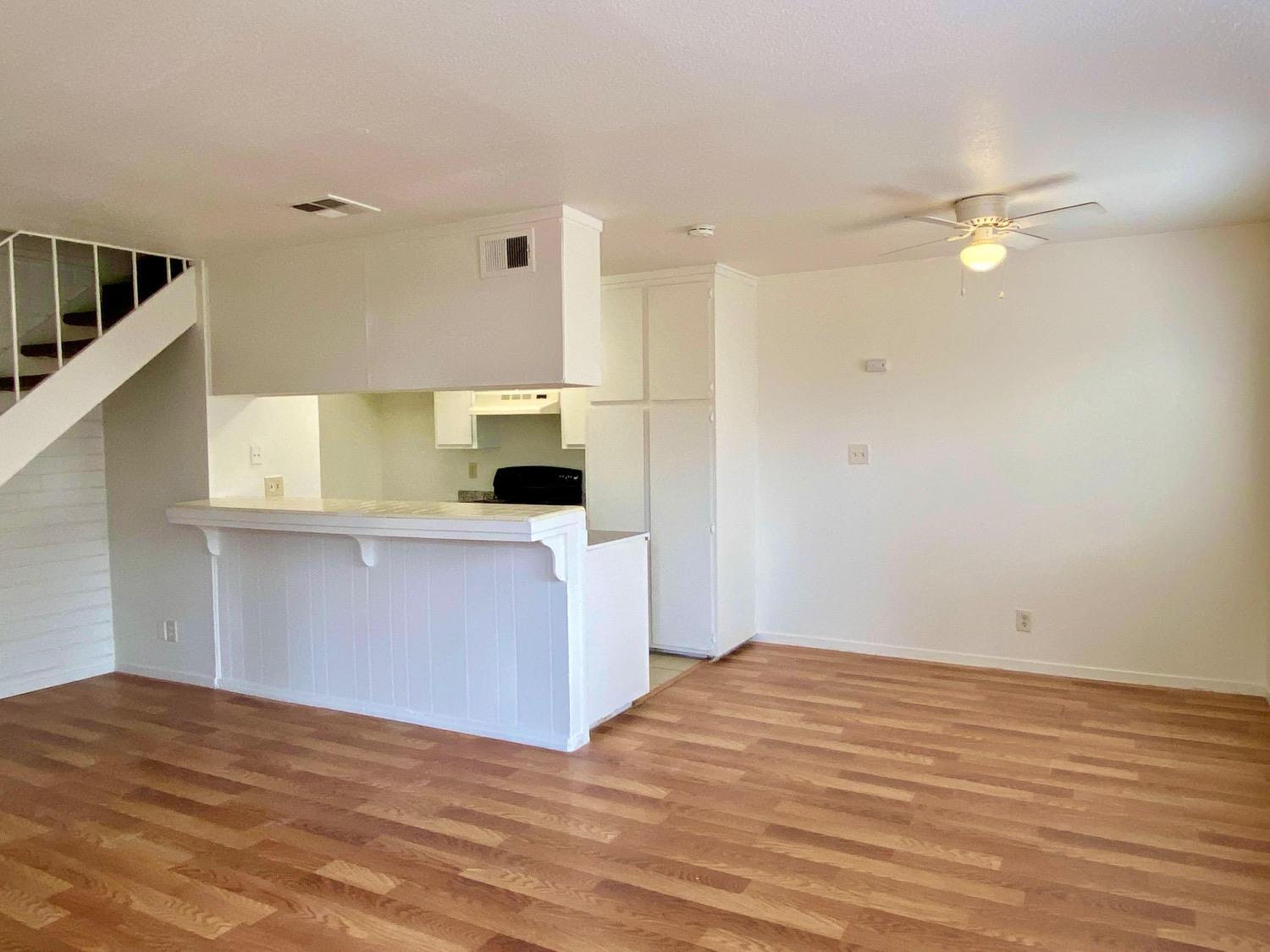 Detail Gallery Image 5 of 20 For 408 E Bianchi Rd #2,  Stockton,  CA 95207 - 2 Beds | 1 Baths