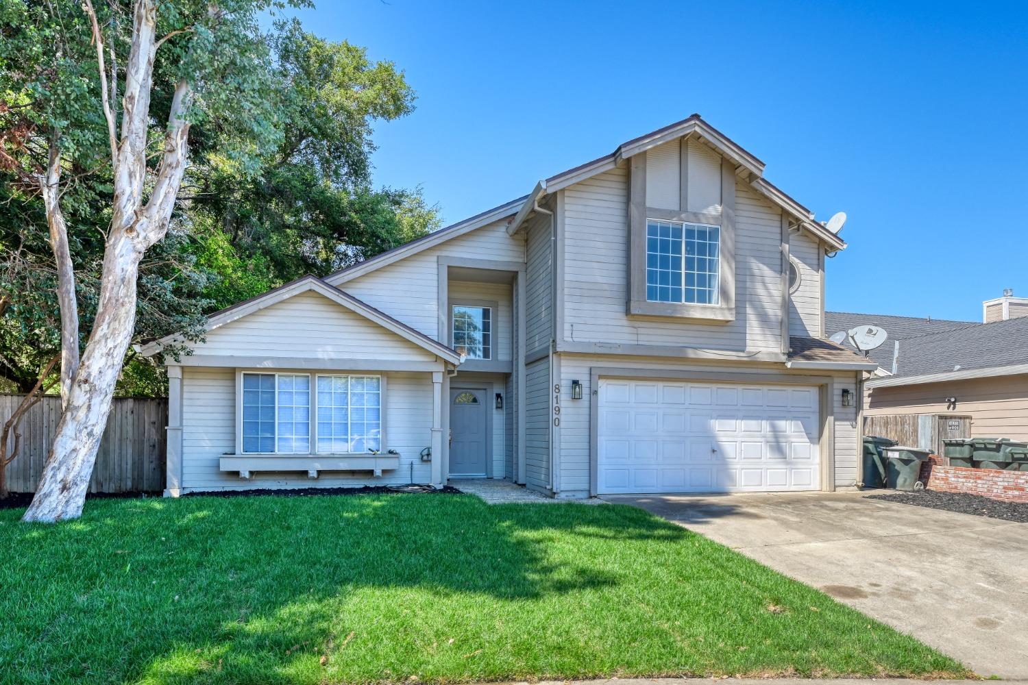 Detail Gallery Image 1 of 1 For 8190 Derbyshire Cir, Sacramento,  CA 95828 - 4 Beds | 2/1 Baths