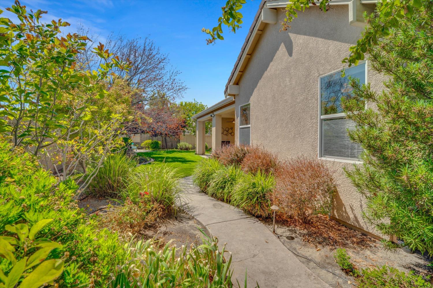 Detail Gallery Image 39 of 50 For 2554 Sugar Creek, Manteca,  CA 95336 - 3 Beds | 2/1 Baths