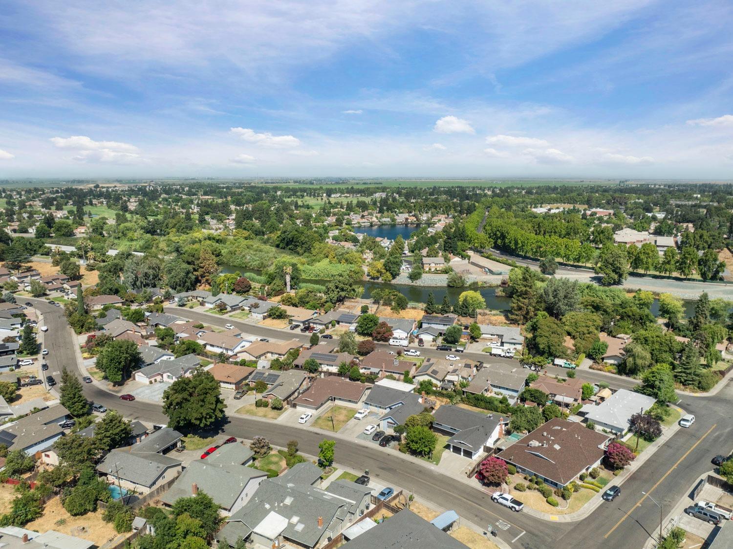 Detail Gallery Image 25 of 27 For 3011 De Ovan Ave, Stockton,  CA 95204 - 3 Beds | 2 Baths