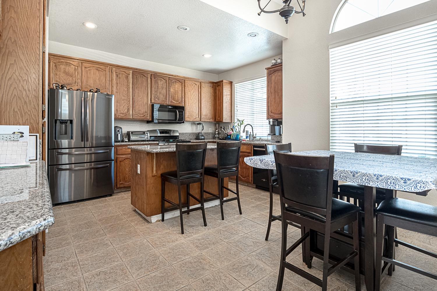 Detail Gallery Image 11 of 26 For 628 Mission Ridge, Manteca,  CA 95337 - 3 Beds | 2 Baths