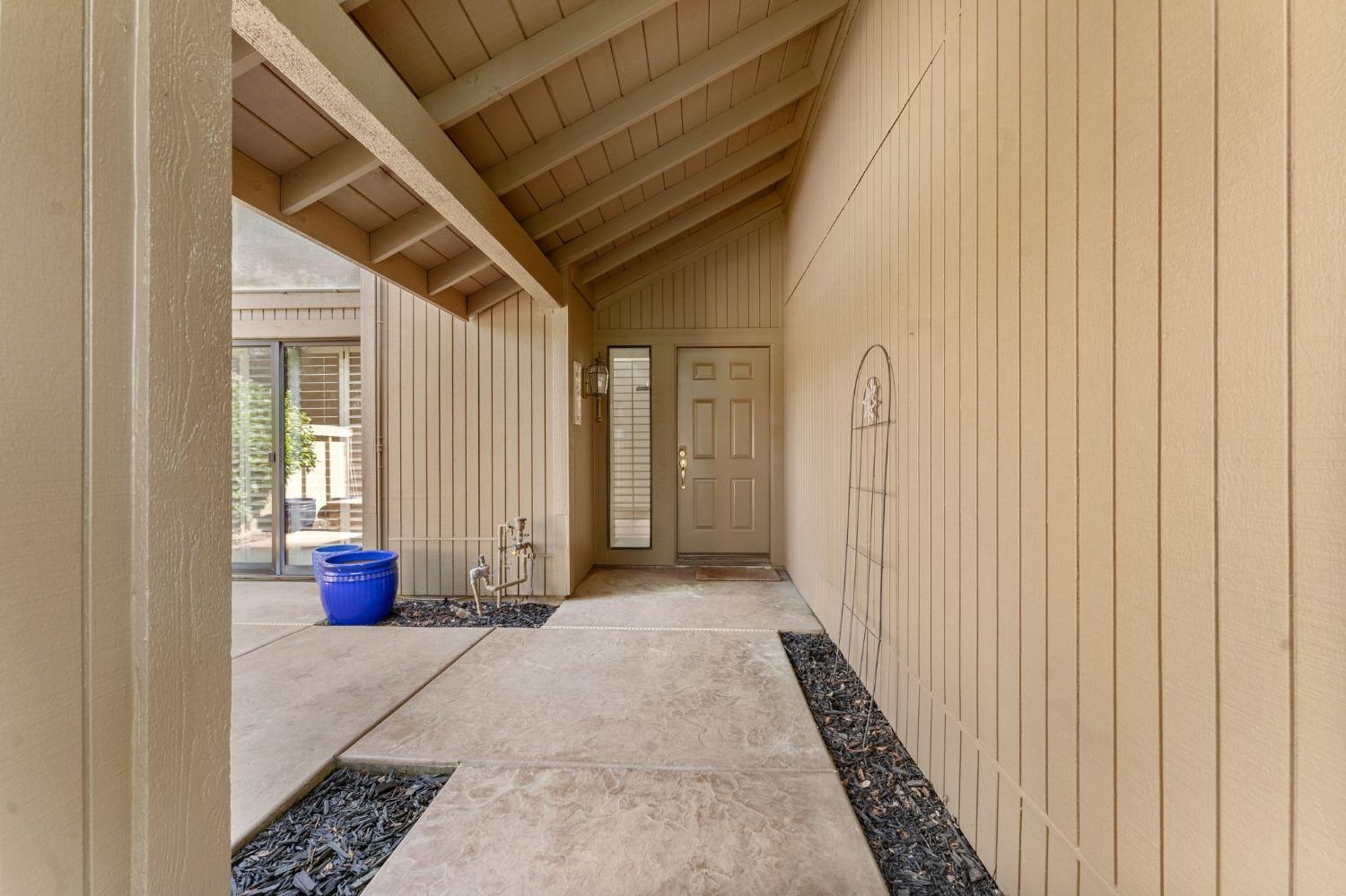 Detail Gallery Image 6 of 32 For 2212 Promontory Point Ln, Gold River,  CA 95670 - 2 Beds | 2 Baths