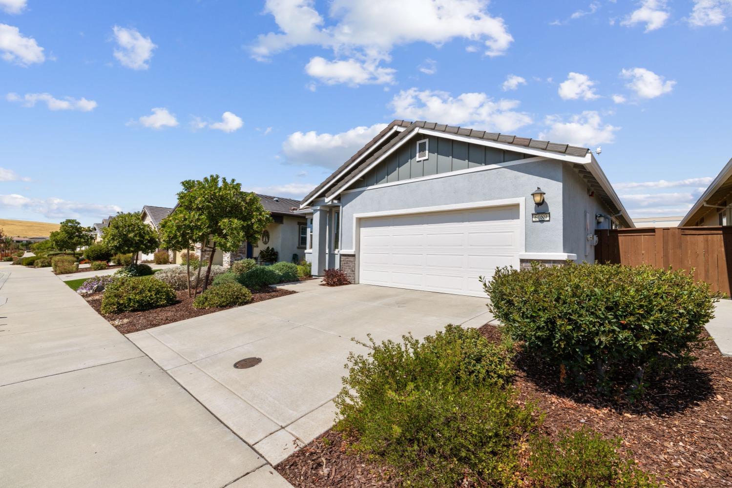 Detail Gallery Image 3 of 36 For 6089 Hot Springs Dr, El Dorado Hills,  CA 95762 - 2 Beds | 2/1 Baths