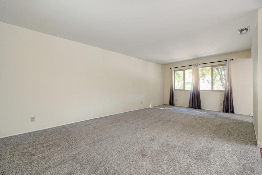 Detail Gallery Image 18 of 49 For 2625 C St, Sacramento,  CA 95816 - 4 Beds | 2 Baths