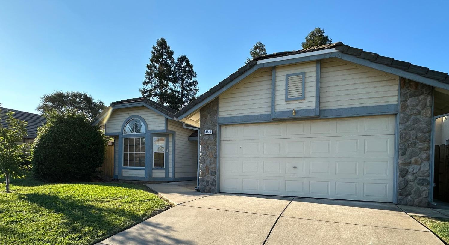 Detail Gallery Image 4 of 34 For 3136 Pepperridge Dr, Antelope,  CA 95843 - 3 Beds | 2 Baths