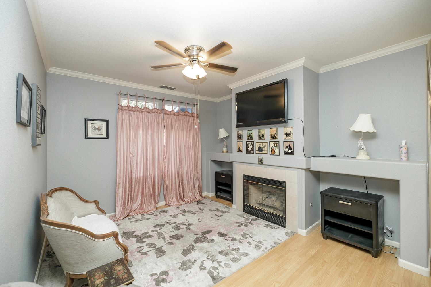 Detail Gallery Image 8 of 37 For 2162 Spring Blossom Ln, Turlock,  CA 95382 - 2 Beds | 2 Baths