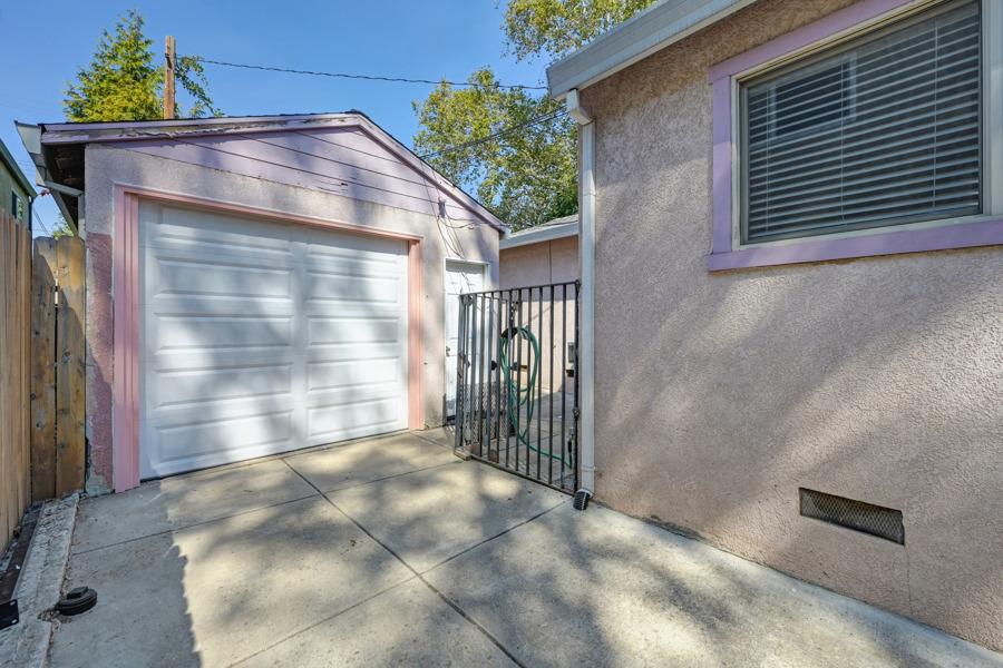 Detail Gallery Image 44 of 49 For 2625 C St, Sacramento,  CA 95816 - 4 Beds | 2 Baths