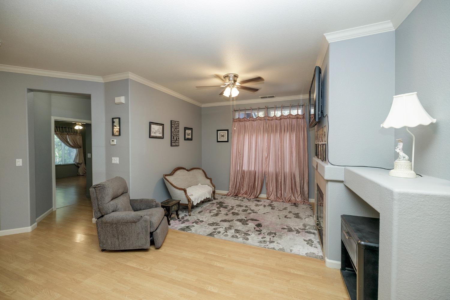 Detail Gallery Image 10 of 37 For 2162 Spring Blossom Ln, Turlock,  CA 95382 - 2 Beds | 2 Baths