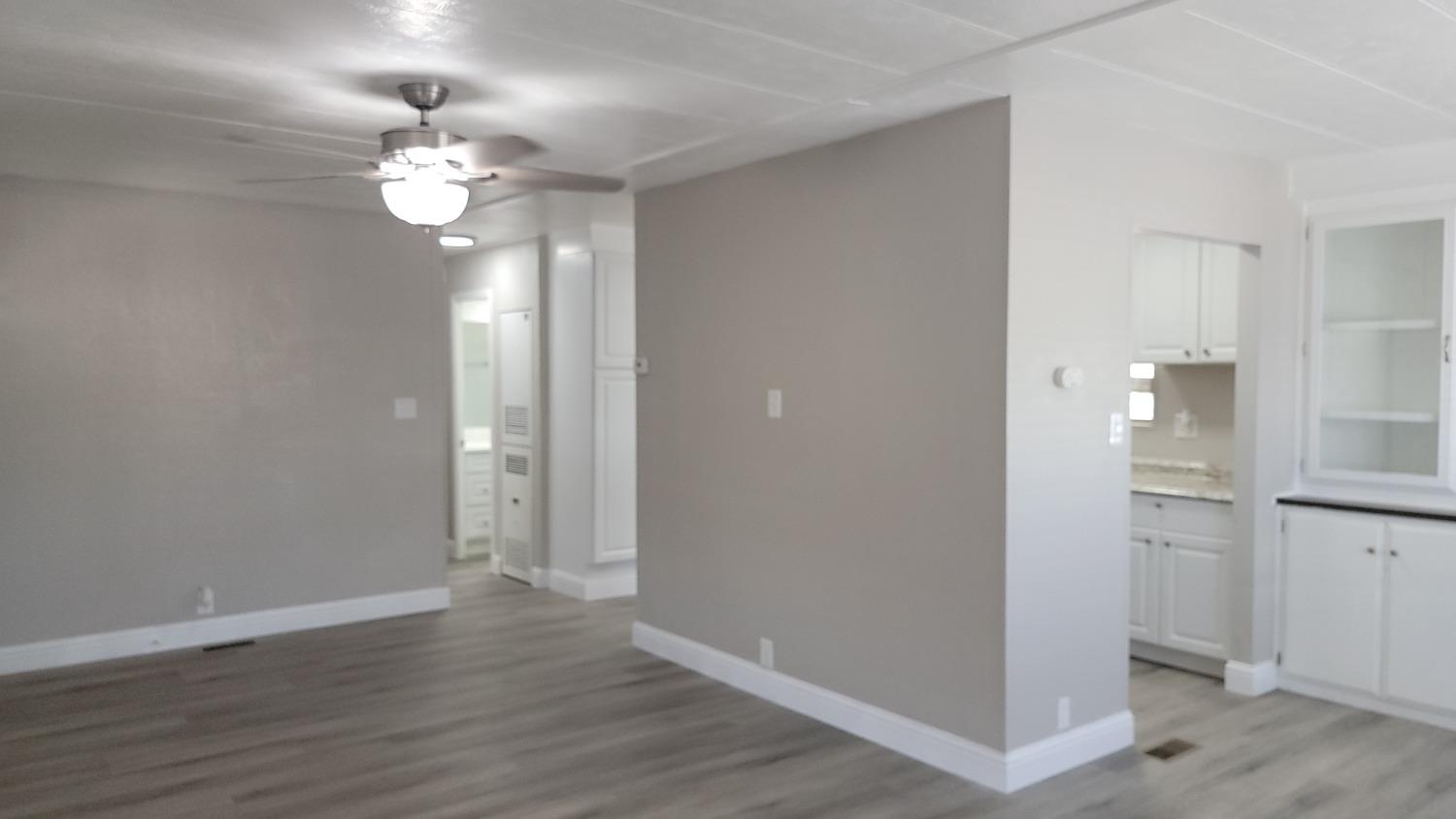 Detail Gallery Image 4 of 21 For 720 E Worth Ave 159, Porterville,  CA 93251 - 2 Beds | 1 Baths