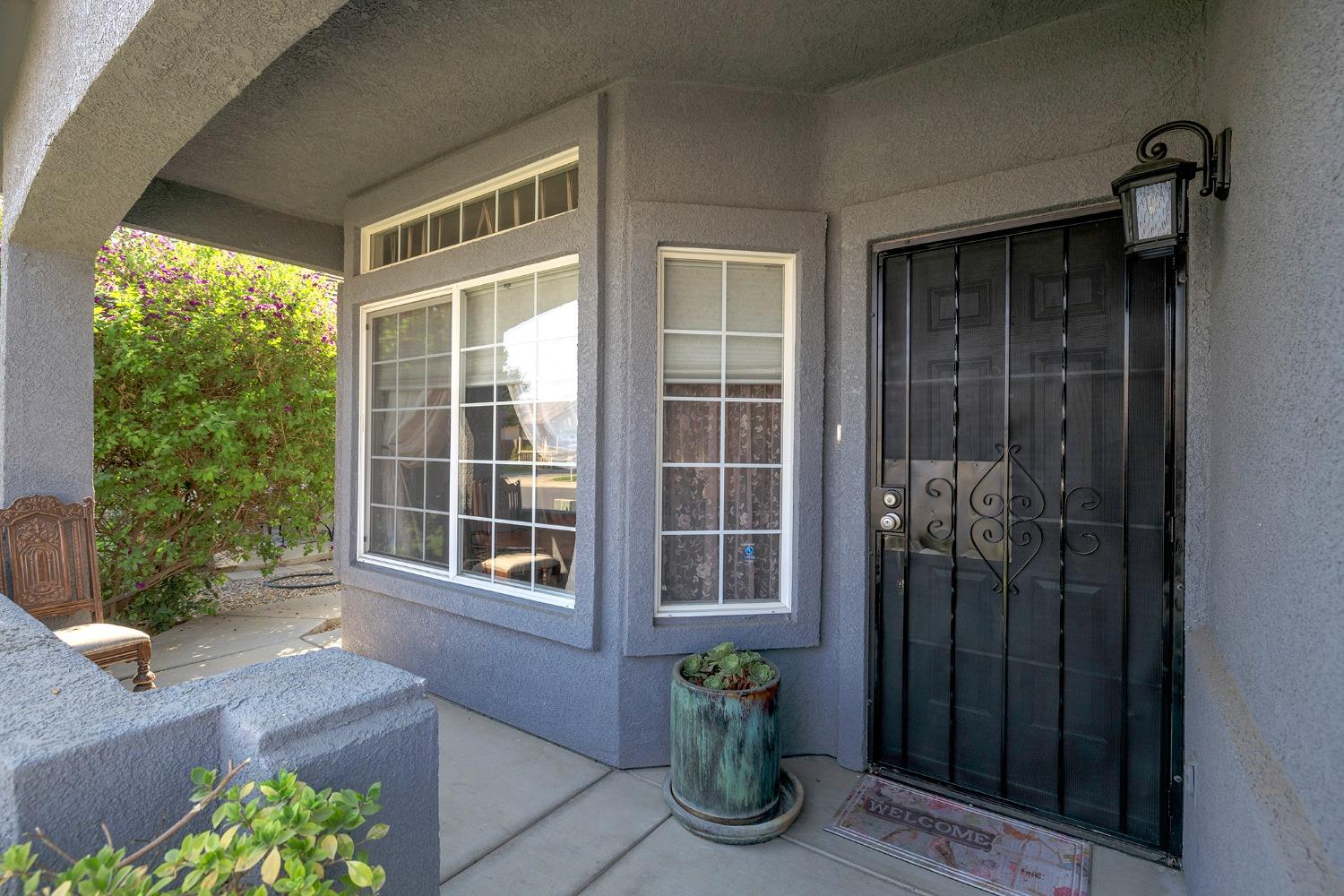 Detail Gallery Image 3 of 37 For 2162 Spring Blossom Ln, Turlock,  CA 95382 - 2 Beds | 2 Baths