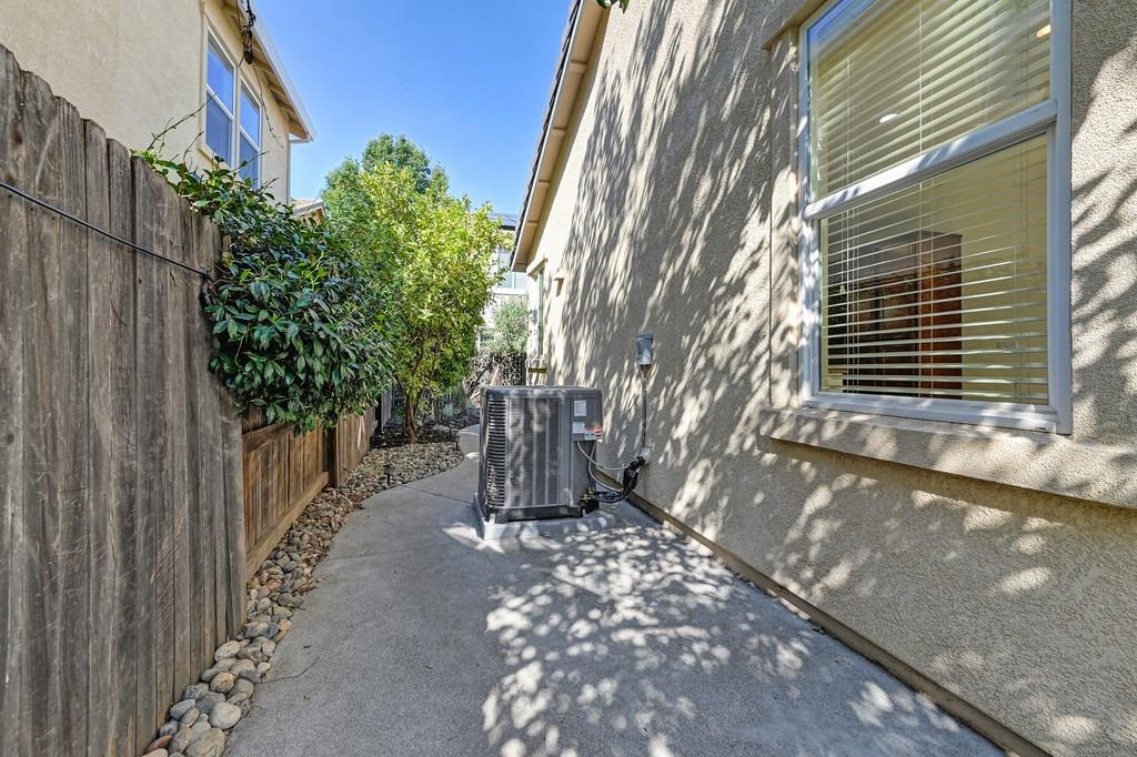 Detail Gallery Image 38 of 47 For 925 Courtyards Loop, Lincoln,  CA 95648 - 3 Beds | 2/1 Baths