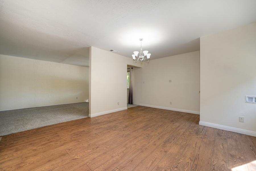 Detail Gallery Image 12 of 49 For 2625 C St, Sacramento,  CA 95816 - 4 Beds | 2 Baths