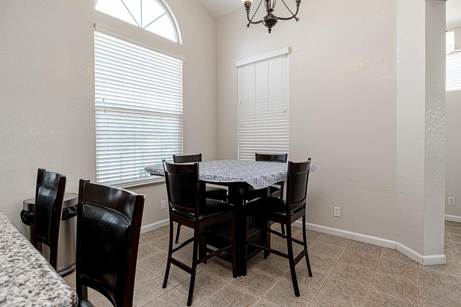 Detail Gallery Image 13 of 26 For 628 Mission Ridge, Manteca,  CA 95337 - 3 Beds | 2 Baths