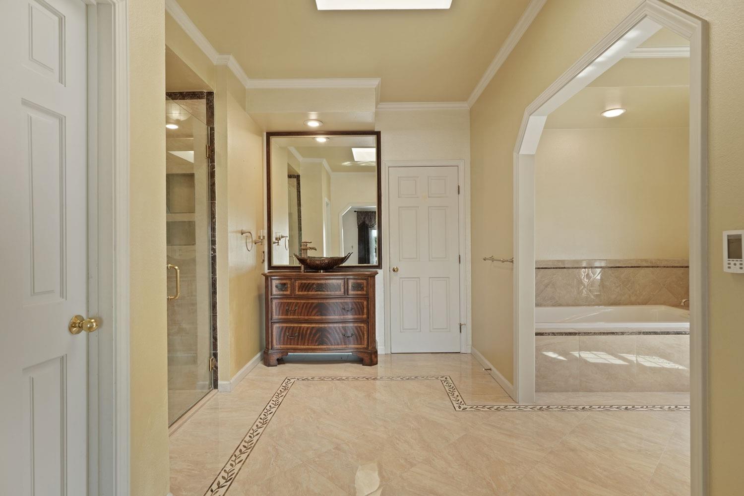 Detail Gallery Image 51 of 83 For 3551 Bluelake Cir, Stockton,  CA 95219 - 5 Beds | 4 Baths