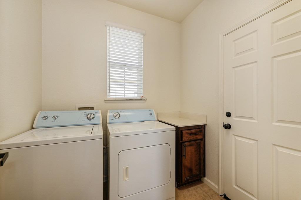 Detail Gallery Image 20 of 47 For 925 Courtyards Loop, Lincoln,  CA 95648 - 3 Beds | 2/1 Baths