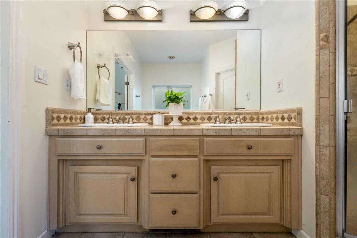 Detail Gallery Image 39 of 68 For 13478 Gold Country Dr, Penn Valley,  CA 95946 - 3 Beds | 3/1 Baths