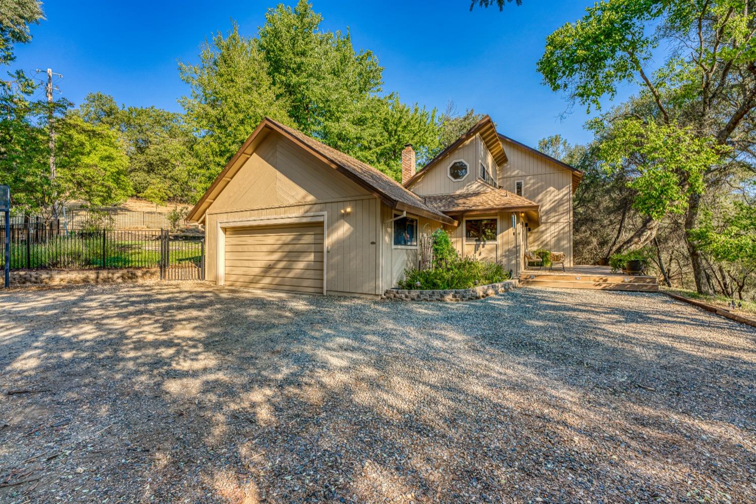 Detail Gallery Image 1 of 29 For 4041 Spectrum Way, Shingle Springs,  CA 95682 - 3 Beds | 2 Baths