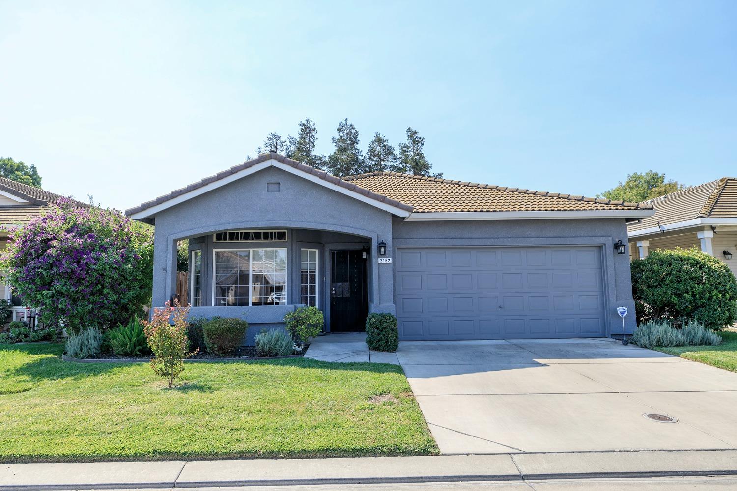 Detail Gallery Image 1 of 37 For 2162 Spring Blossom Ln, Turlock,  CA 95382 - 2 Beds | 2 Baths