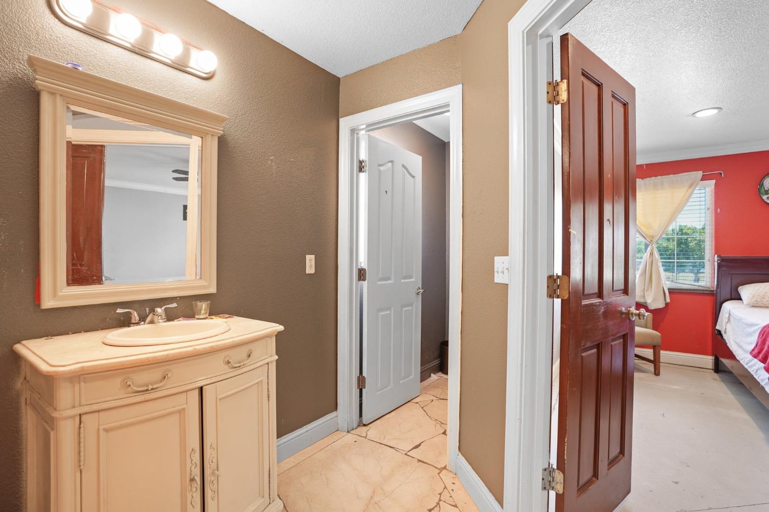 Detail Gallery Image 45 of 69 For 14498 Sunset Dr, Livingston,  CA 95334 - 4 Beds | 3/1 Baths