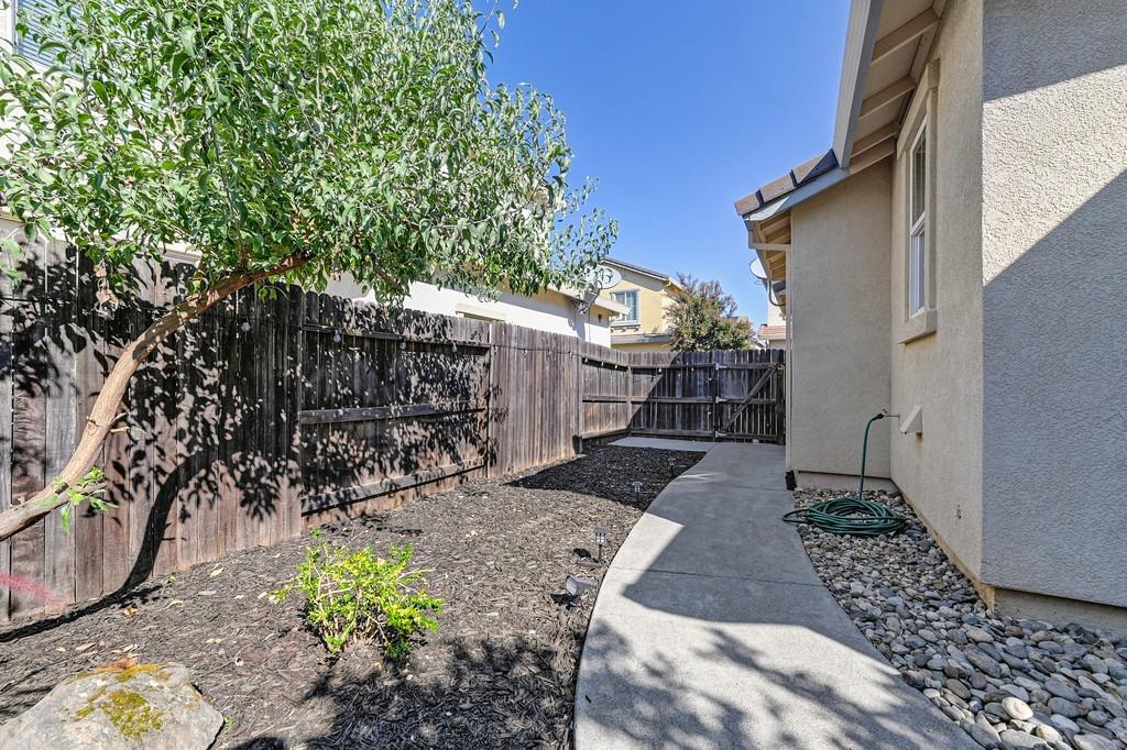 Detail Gallery Image 39 of 47 For 925 Courtyards Loop, Lincoln,  CA 95648 - 3 Beds | 2/1 Baths