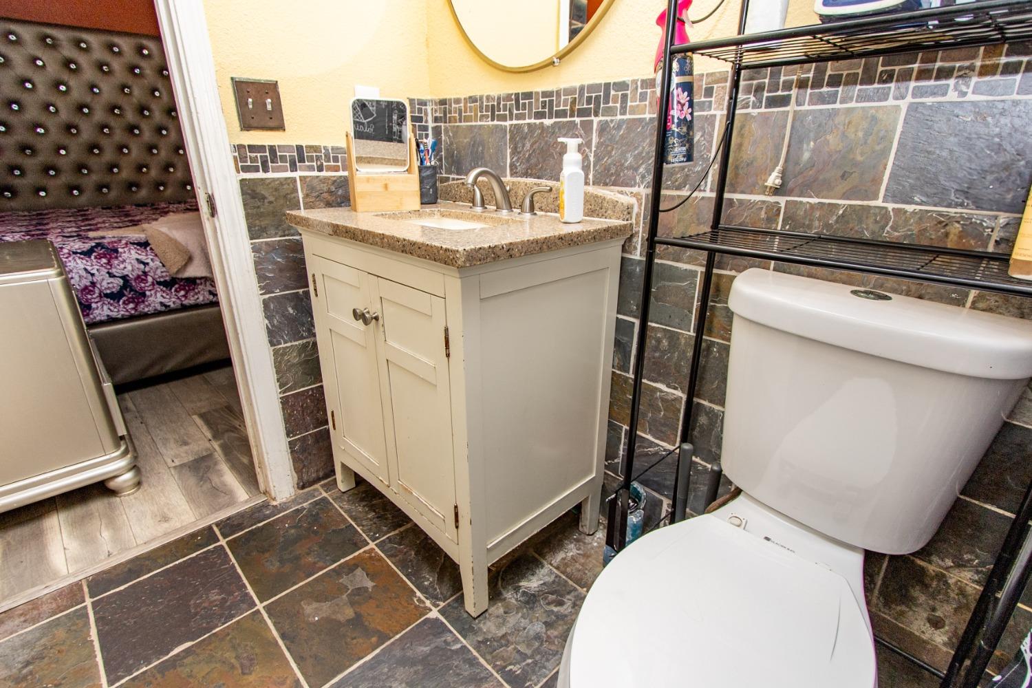 Detail Gallery Image 24 of 27 For 2336 N F St, Stockton,  CA 95205 - 3 Beds | 2 Baths