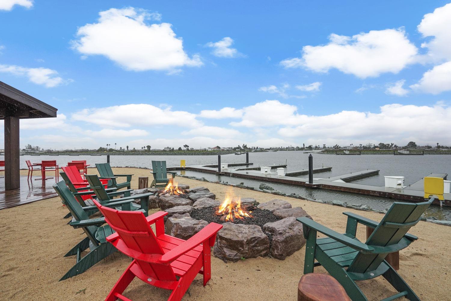 Detail Gallery Image 59 of 67 For 19 Edgewater Ct, Bethel Island,  CA 94511 - 4 Beds | 4/2 Baths