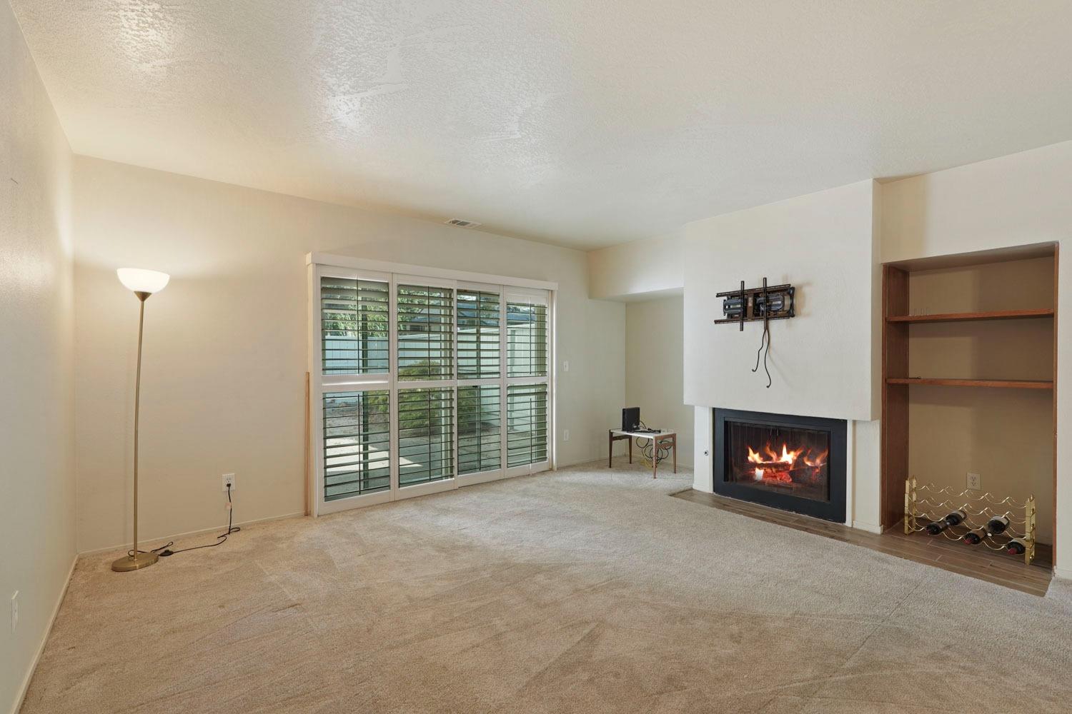 Detail Gallery Image 12 of 40 For 2930 Driftwood Pl #6,  Stockton,  CA 95219 - 2 Beds | 2/1 Baths