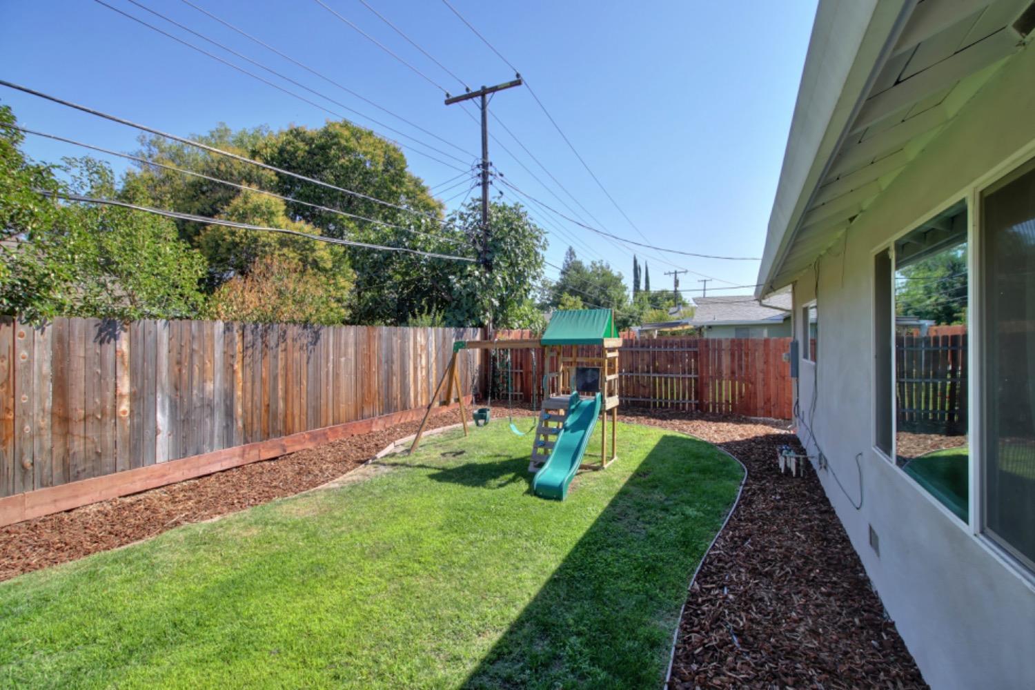 Detail Gallery Image 40 of 49 For 3709 Dubac Way, Sacramento,  CA 95864 - 3 Beds | 2 Baths