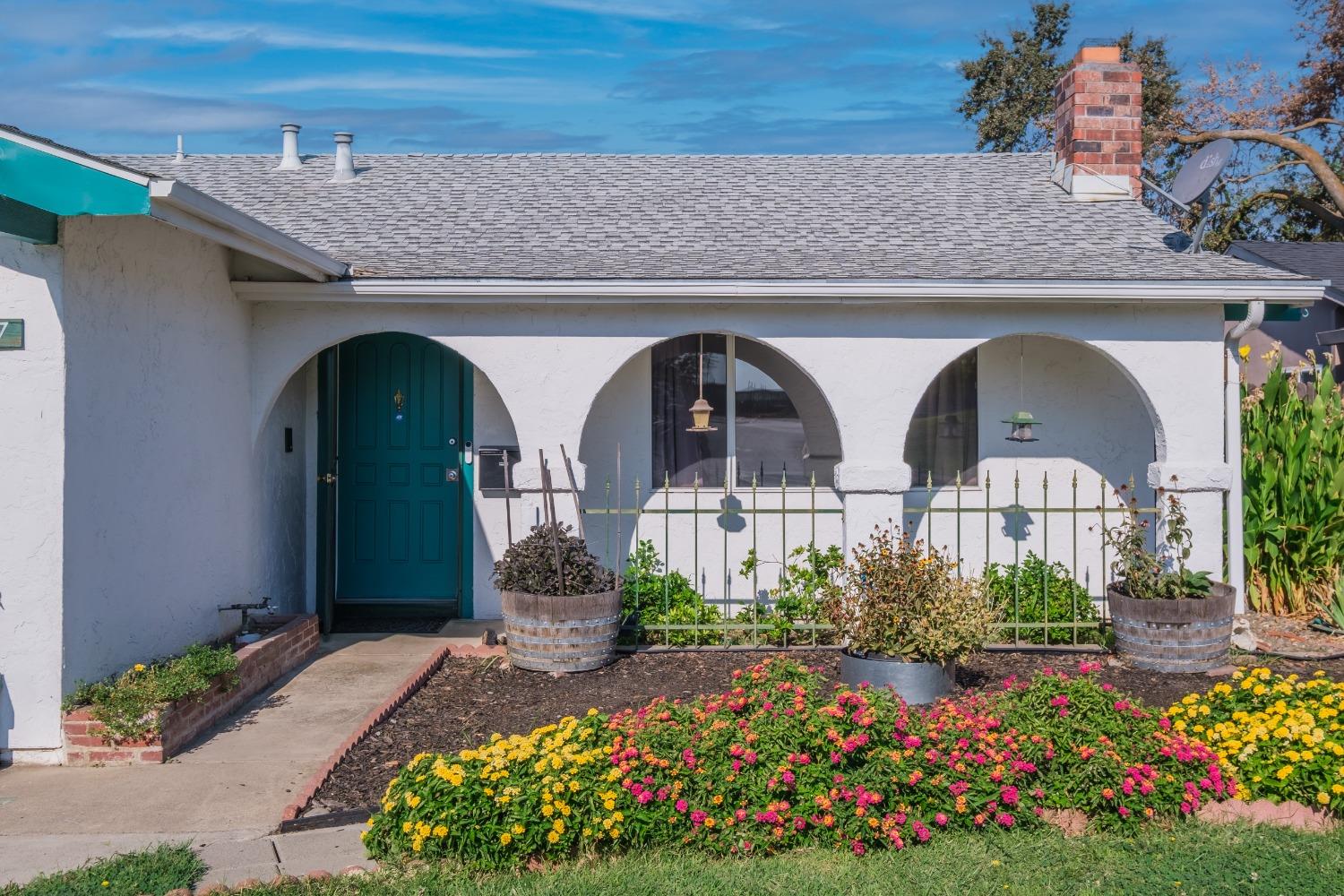 Detail Gallery Image 7 of 54 For 6107 Hillsdale Blvd, Sacramento,  CA 95842 - 3 Beds | 2 Baths