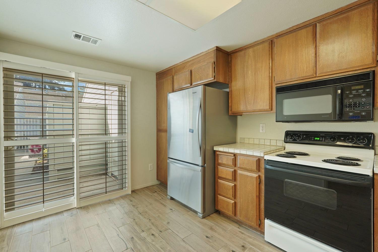 Detail Gallery Image 18 of 40 For 2930 Driftwood Pl #6,  Stockton,  CA 95219 - 2 Beds | 2/1 Baths