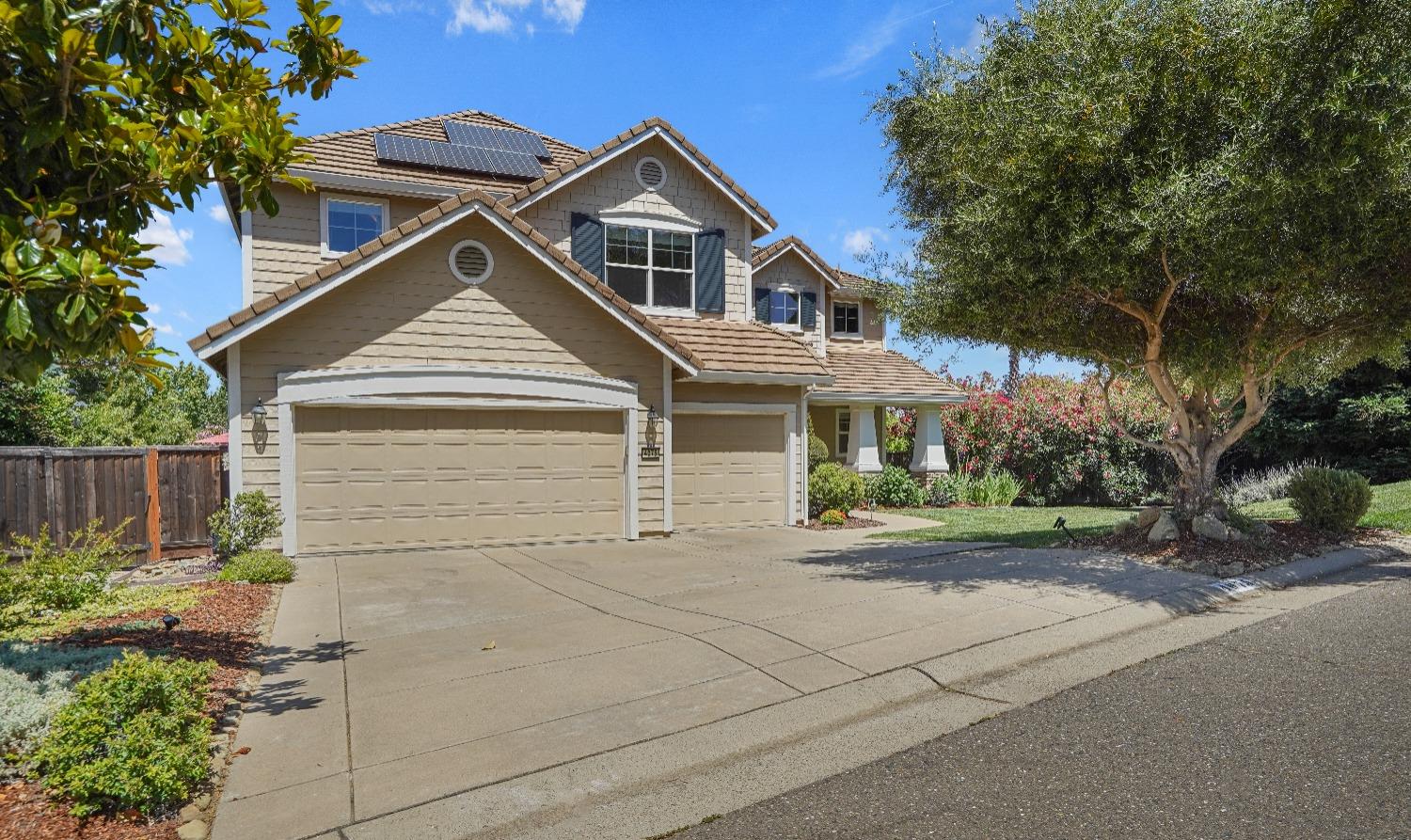 Detail Gallery Image 4 of 87 For 4075 Windsor Point Pl, El Dorado Hills,  CA 95762 - 4 Beds | 3/2 Baths