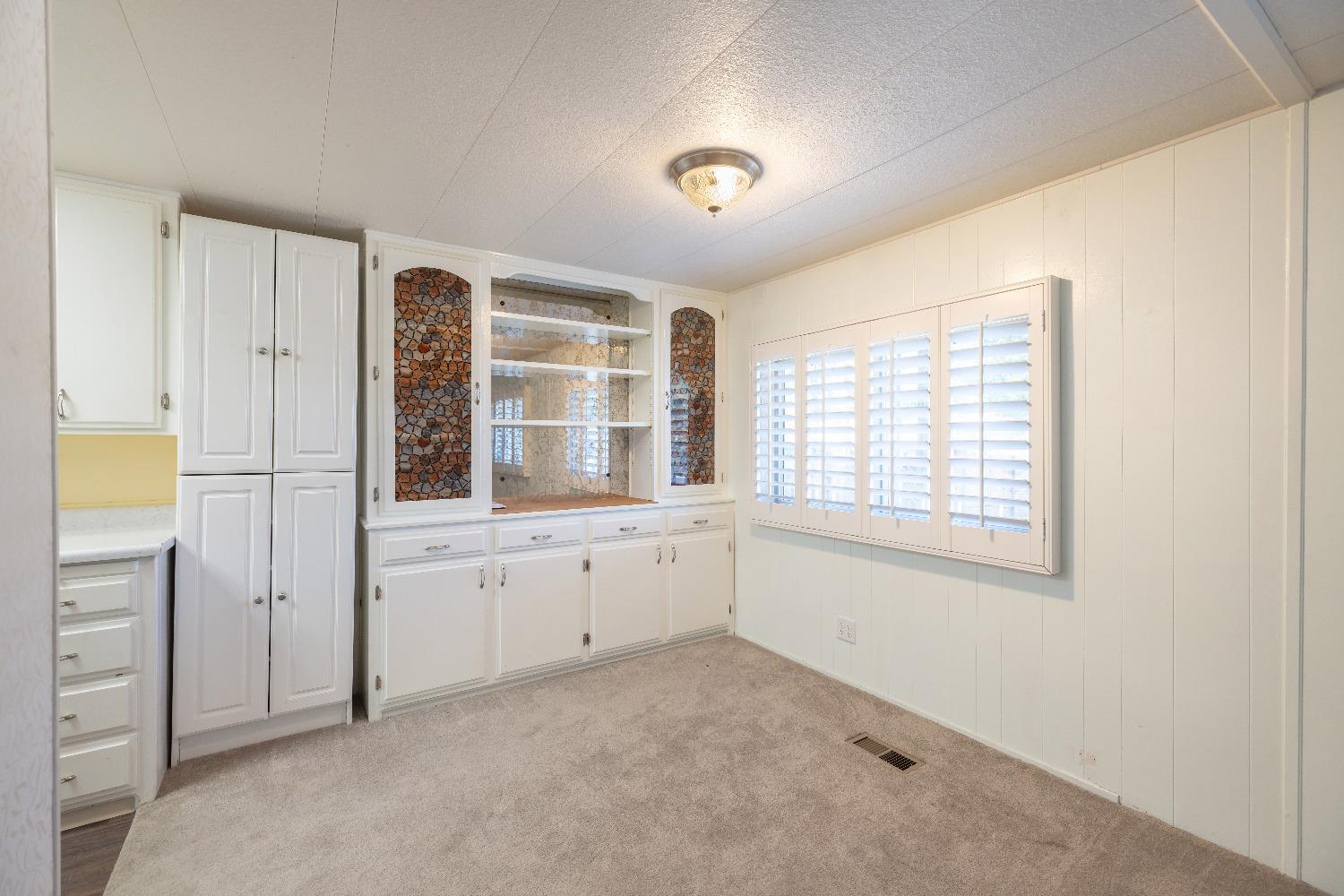 Detail Gallery Image 10 of 25 For 227 Bluebird Ln, Folsom,  CA 95620 - 3 Beds | 2 Baths