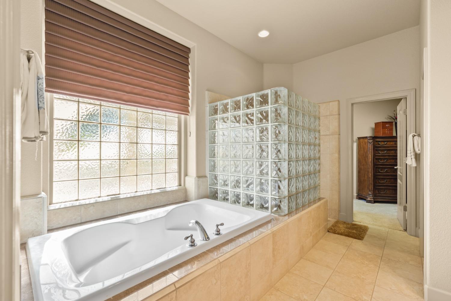 Detail Gallery Image 30 of 81 For 4410 Fremonts Loop, Rescue,  CA 95672 - 4 Beds | 3/1 Baths