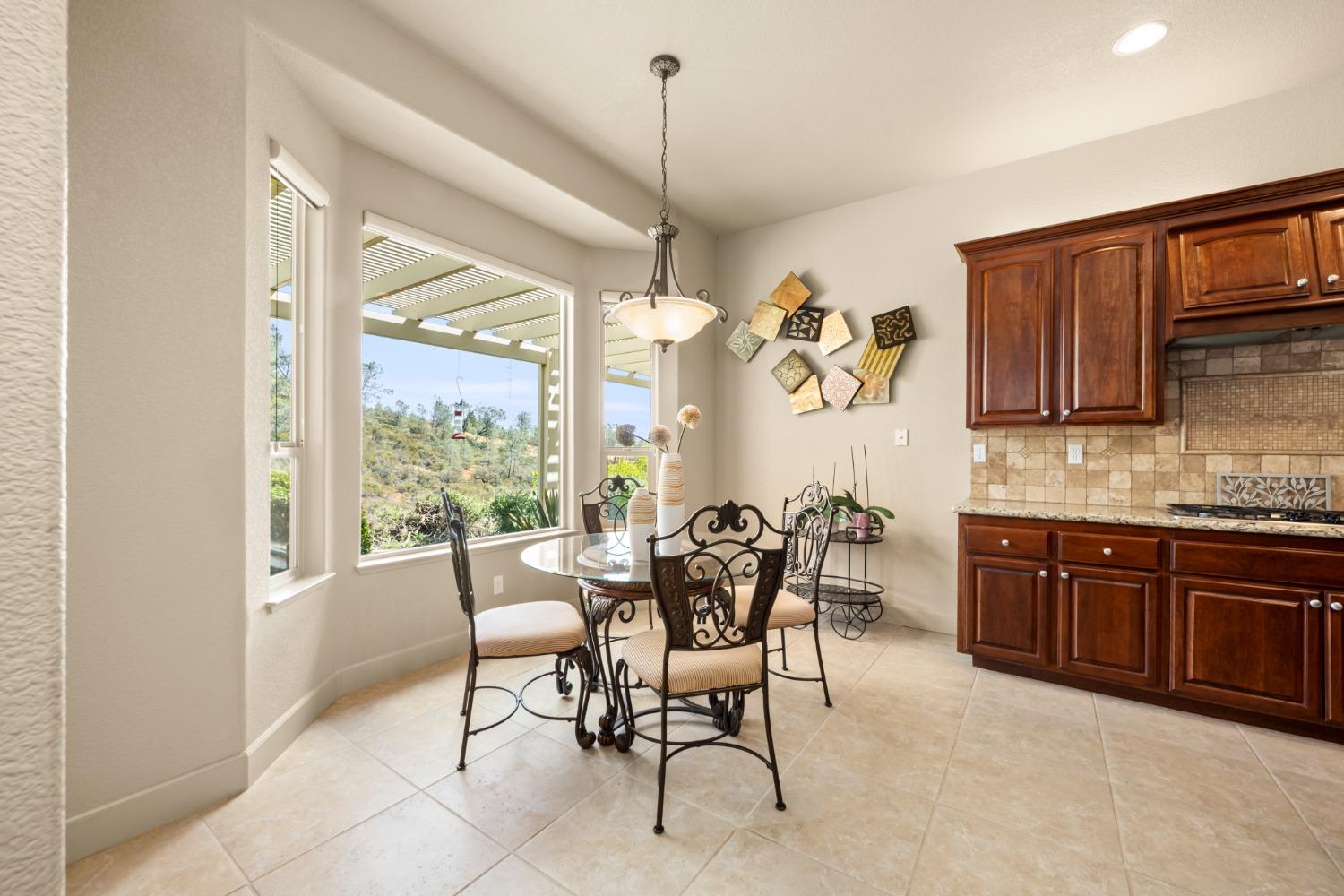 Detail Gallery Image 17 of 81 For 4410 Fremonts Loop, Rescue,  CA 95672 - 4 Beds | 3/1 Baths