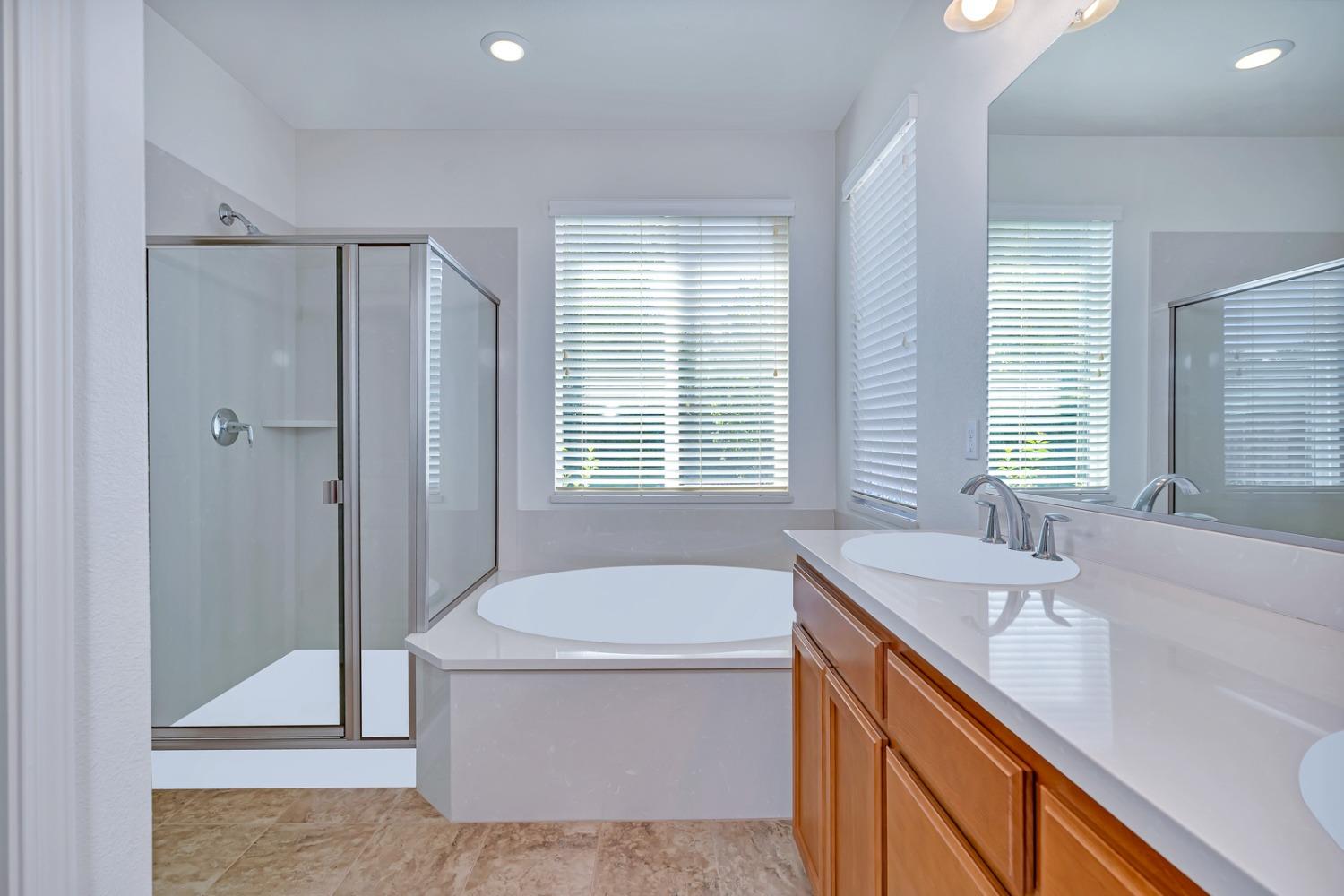 Detail Gallery Image 19 of 41 For 1149 Bellflower Way, Los Banos,  CA 93635 - 4 Beds | 2 Baths