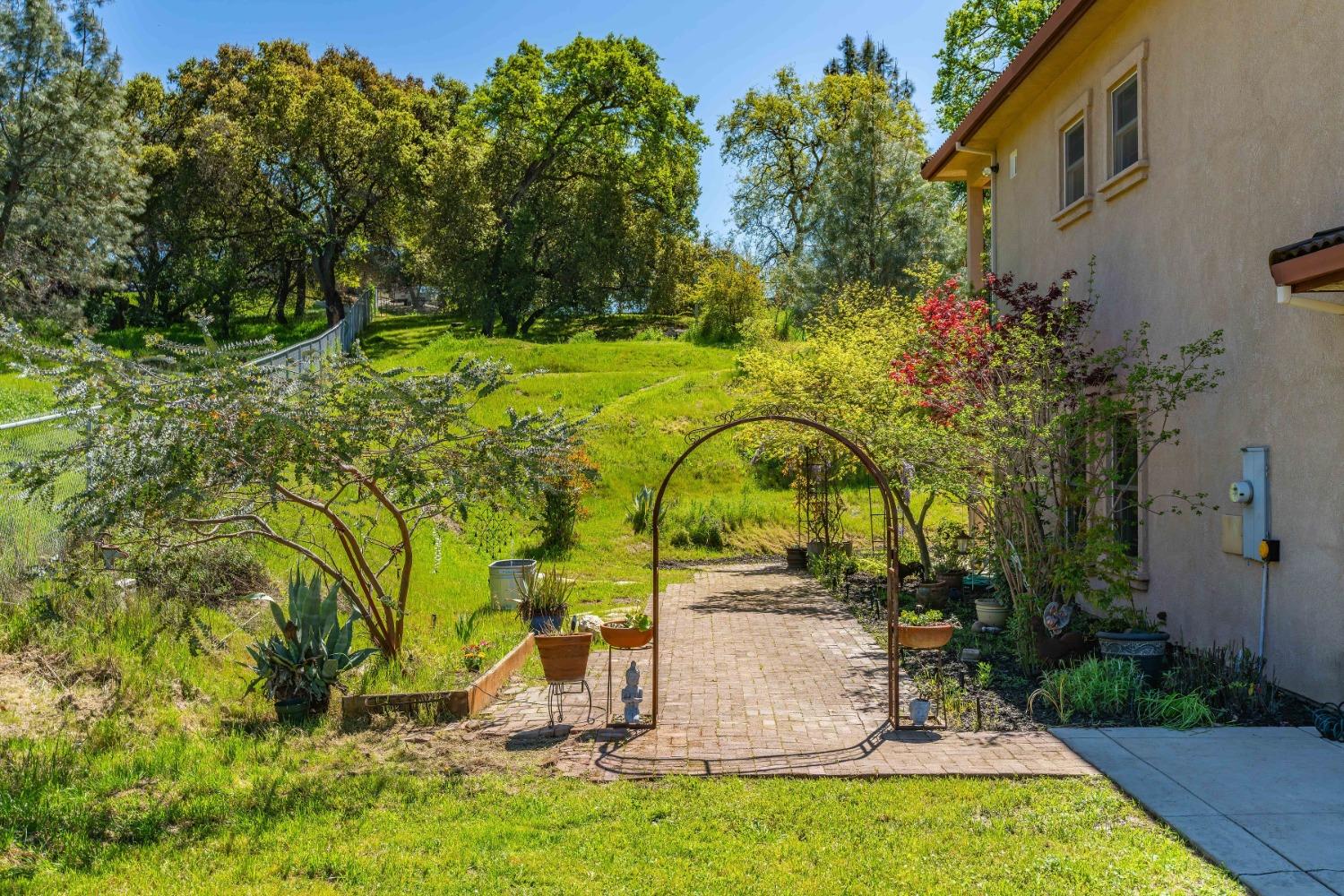 Detail Gallery Image 13 of 59 For 6331 Abouaf Ct, Valley Springs,  CA 95252 - 4 Beds | 3 Baths