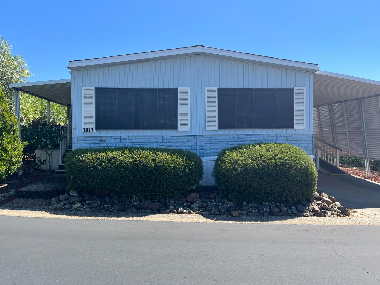 Detail Gallery Image 1 of 27 For 1671 Tulip Circle, Auburn,  CA 95603 - 2 Beds | 2 Baths