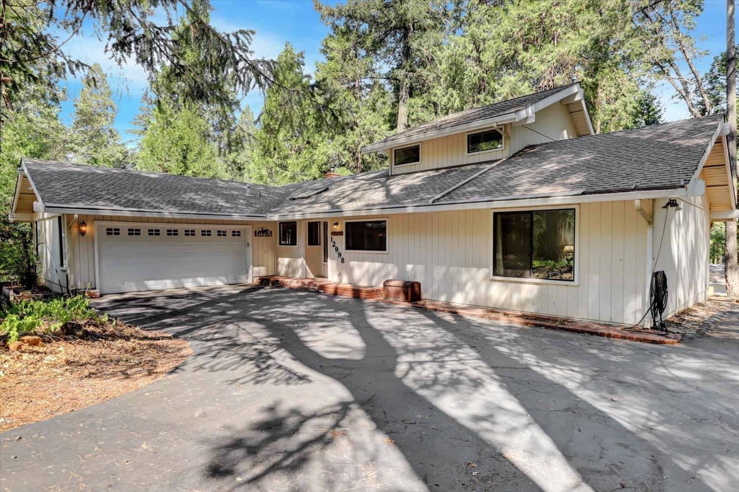 Detail Gallery Image 1 of 80 For 12998 Quaker Hill Cross Rd, Nevada City,  CA 95959 - 3 Beds | 2 Baths