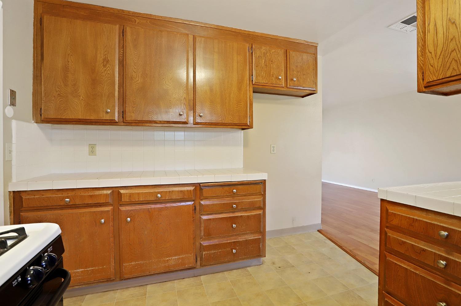 Detail Gallery Image 10 of 33 For 5310 N El Dorado St #14,  Stockton,  CA 95207 - 3 Beds | 2 Baths