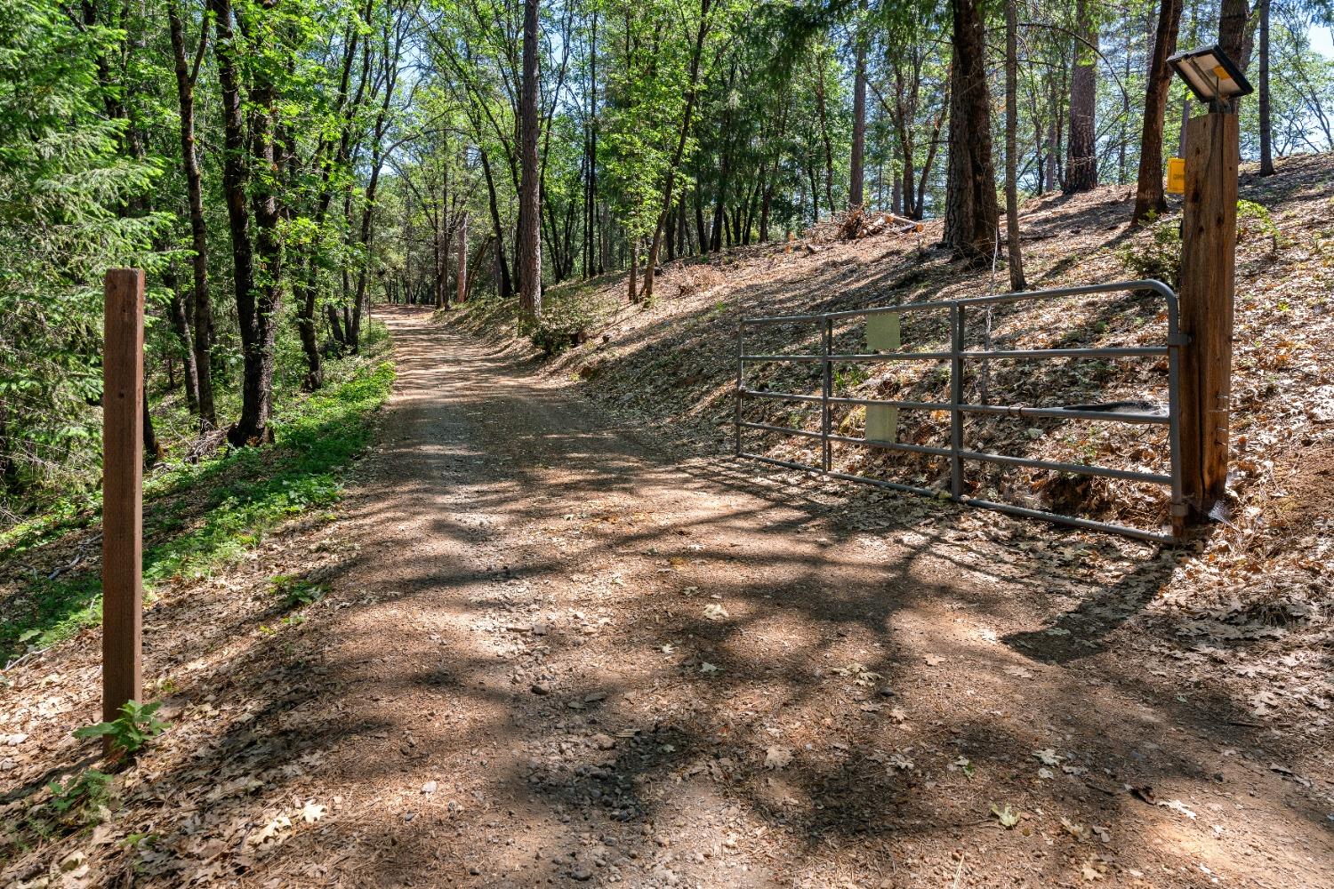 Detail Gallery Image 3 of 16 For 0 Old Donner Trail, Grass Valley,  CA 95945 - – Beds | – Baths