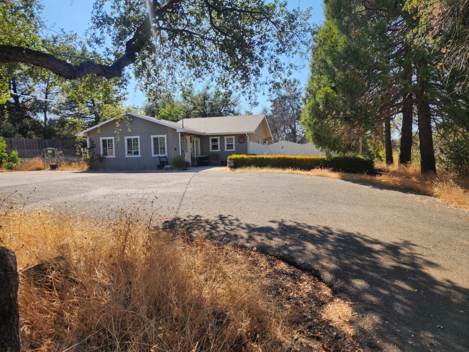 Detail Gallery Image 3 of 7 For 3550 El Dorado Rd, Placerville,  CA 95667 - 4 Beds | 2 Baths