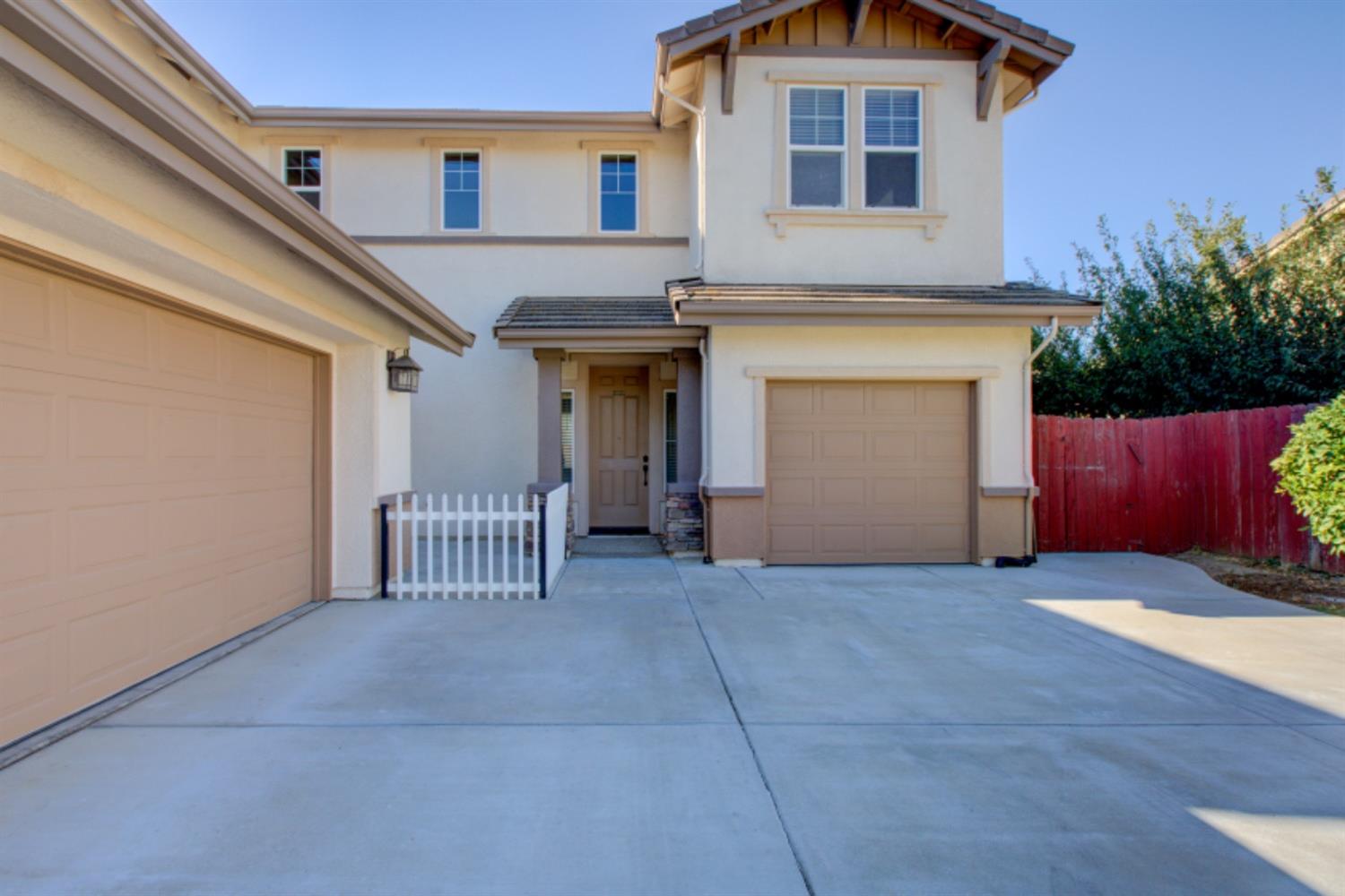 Detail Gallery Image 7 of 70 For 1106 Gaugin Way, Patterson,  CA 95363 - 4 Beds | 2/1 Baths