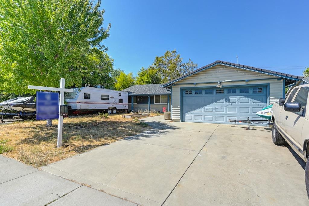 Detail Gallery Image 4 of 18 For 6445 Everest Way, Sacramento,  CA 95842 - 3 Beds | 2 Baths