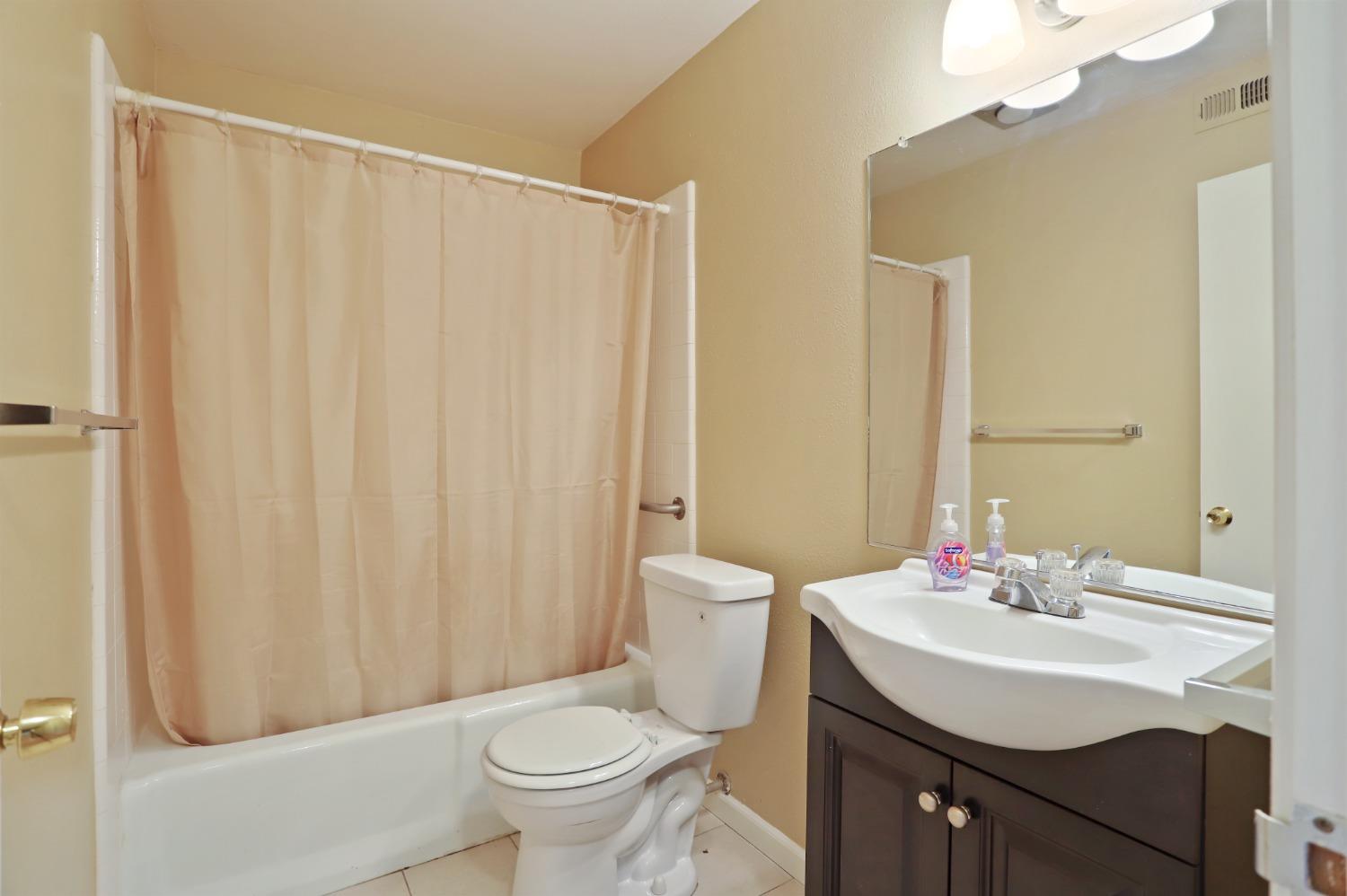 Detail Gallery Image 24 of 33 For 5310 N El Dorado St #14,  Stockton,  CA 95207 - 3 Beds | 2 Baths