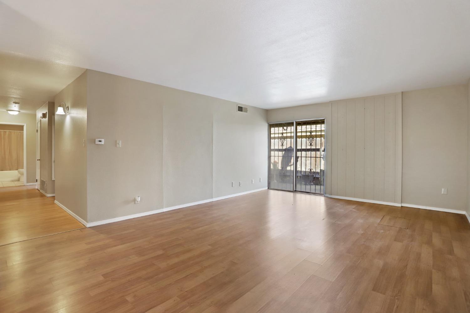 Detail Gallery Image 14 of 33 For 5310 N El Dorado St #14,  Stockton,  CA 95207 - 3 Beds | 2 Baths