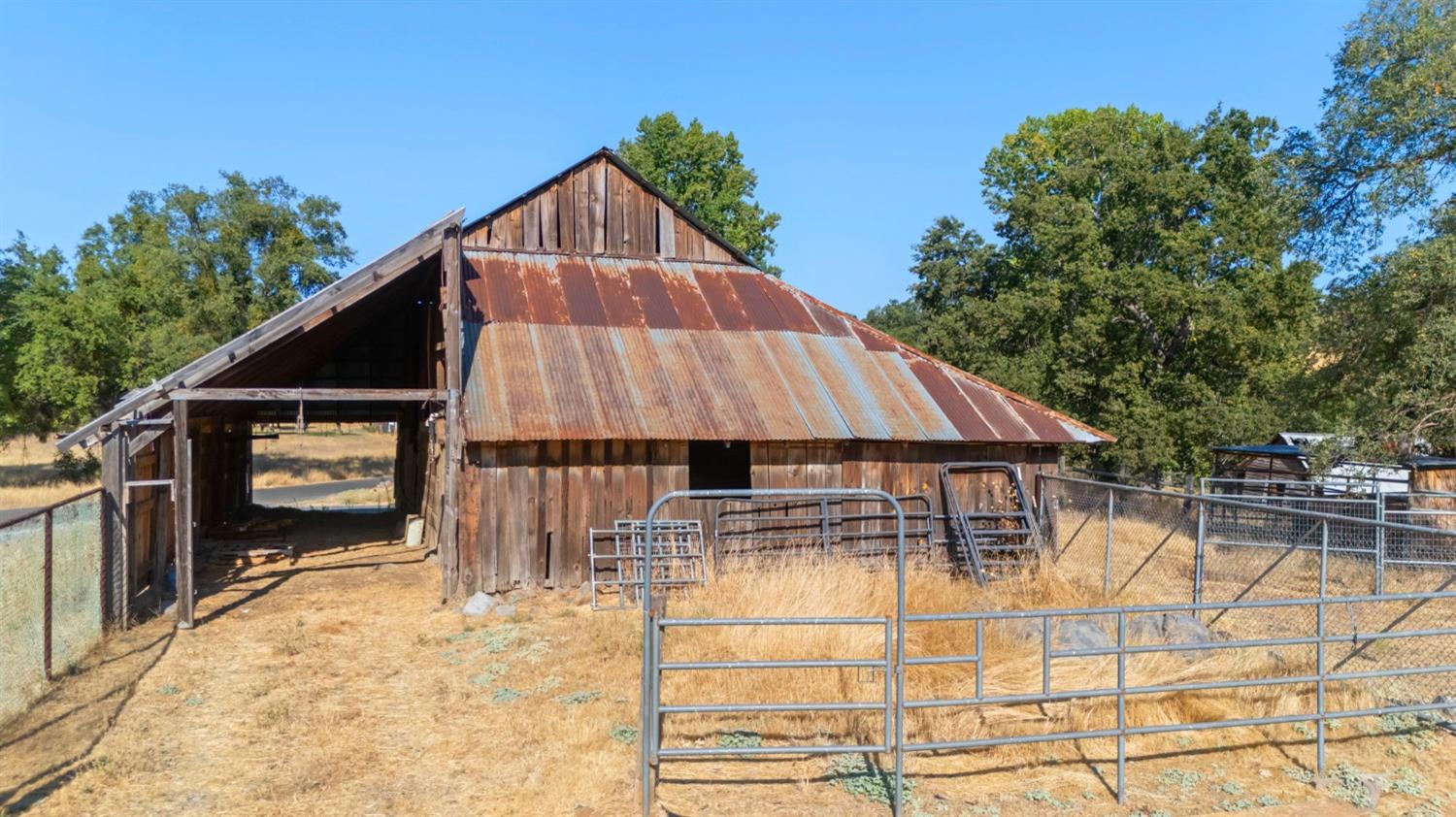 Detail Gallery Image 36 of 39 For 17790 Yosemite Rd, Sonora,  CA 95370 - 2 Beds | 2 Baths