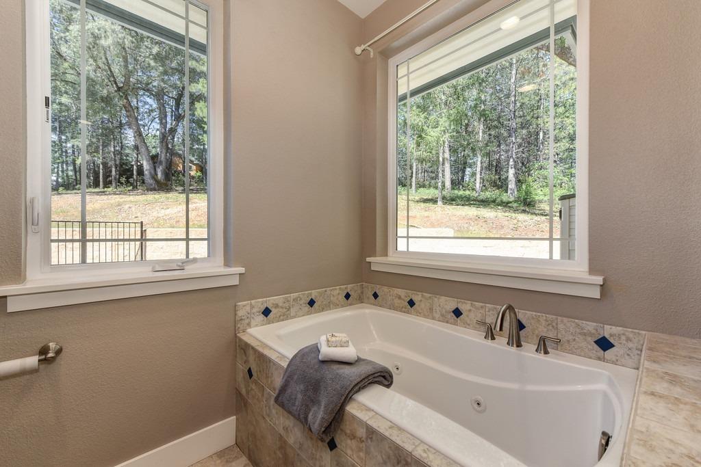 Detail Gallery Image 23 of 67 For 4315 La Brosa Place, Foresthill,  CA 95631 - 4 Beds | 3/1 Baths