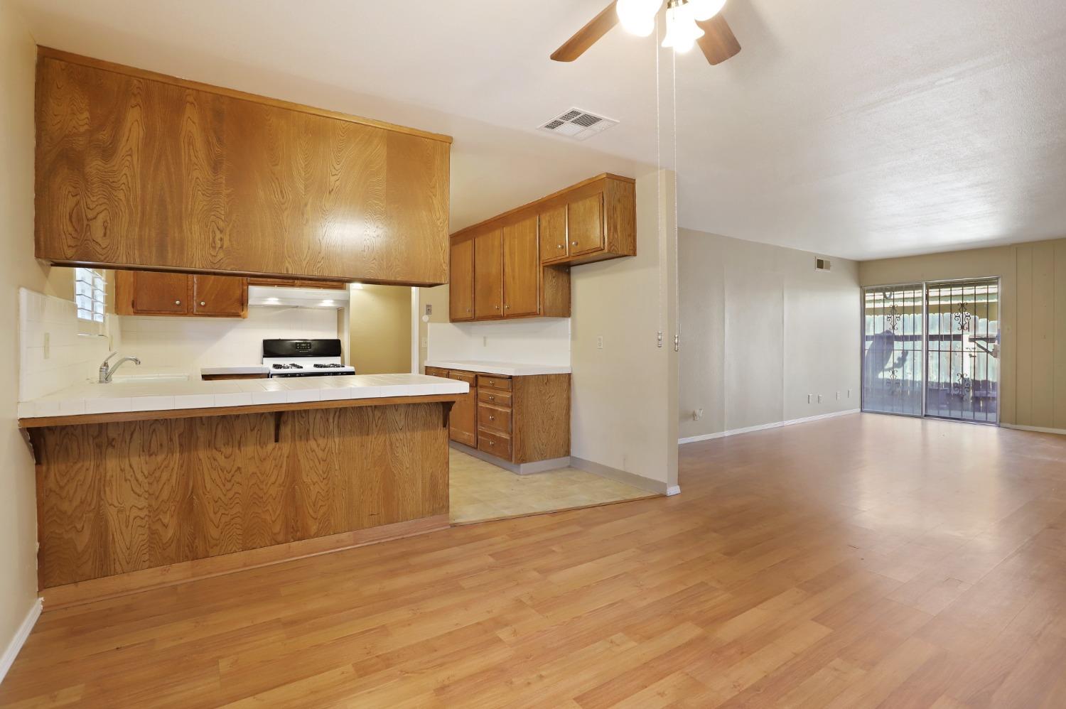 Detail Gallery Image 12 of 33 For 5310 N El Dorado St #14,  Stockton,  CA 95207 - 3 Beds | 2 Baths