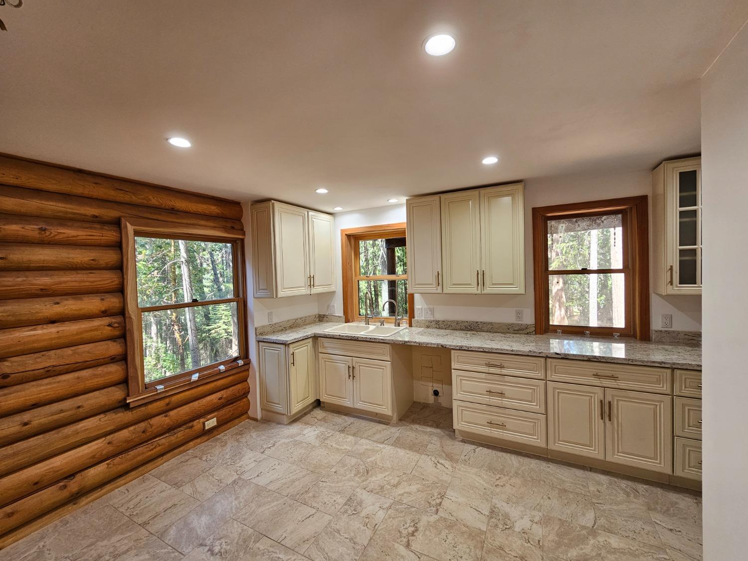 Detail Gallery Image 13 of 45 For 13792 Rockway Pl, Nevada City,  CA 95959 - 3 Beds | 3/1 Baths