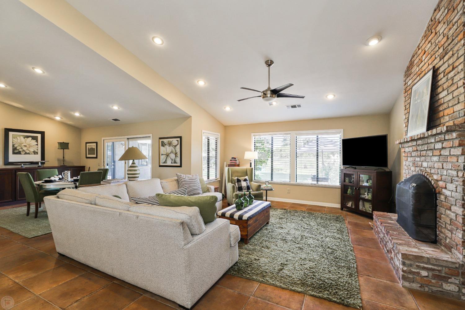 Detail Gallery Image 26 of 57 For 2625 Canyon Creek Dr, Stockton,  CA 95207 - 3 Beds | 2 Baths